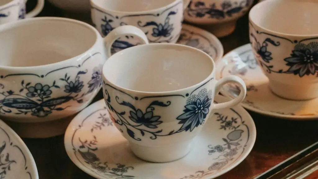 Servies te koop